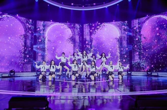 ▲ 아이즈원이 마지막 콘서트 '원, 더 스토리'로 팬들을 만났다. 제공|오프더레코드, 스윙엔터테인먼트
