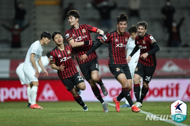 [서울=뉴시스] 2경기 연속 결승골을 터트린 기성용. (사진=프로축구연맹 제공)