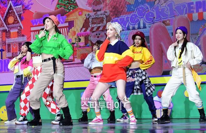 그룹 위클리. 사진｜강영국 기자