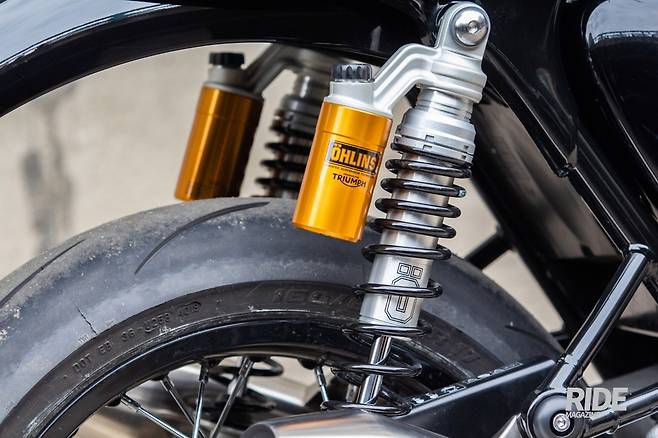 승차감 향상은 기본이고, 하드하게 세팅을 변경해주면 보다 역동적인 스포츠 주행도 충분히 소화할 수 있다.