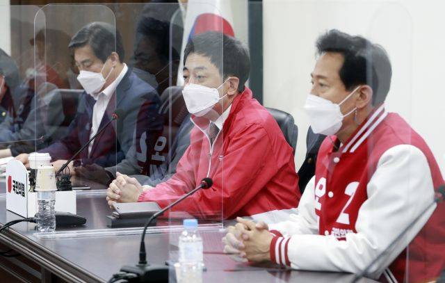 국민의힘 오세훈 서울시장 후보 캠프에 합류한 금태섭 공동선거대책위원장이 24일 오전 서울 여의도 중앙당사에서 열린 선거대책위원회 회의에서 인사말을 하고 있다. 연합뉴스