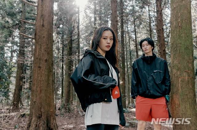 [서울=뉴시스]네파 'C-TR 3.0' 라인 '그래핀 자켓'