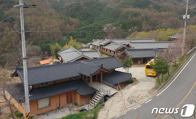 폭행·가혹행위가 발생한 하동의 한 서당. © 뉴스1 한송학기자