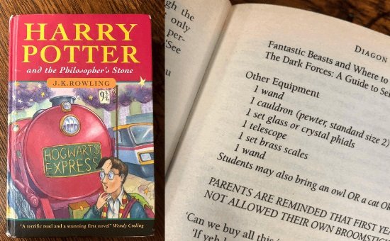 ‘해리포터와 마법사의 돌’ 1권 초판본. 핸슨스 경매업체 제공
