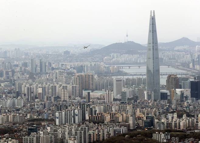 남한산성에서 바라본 서울시내. [연합]