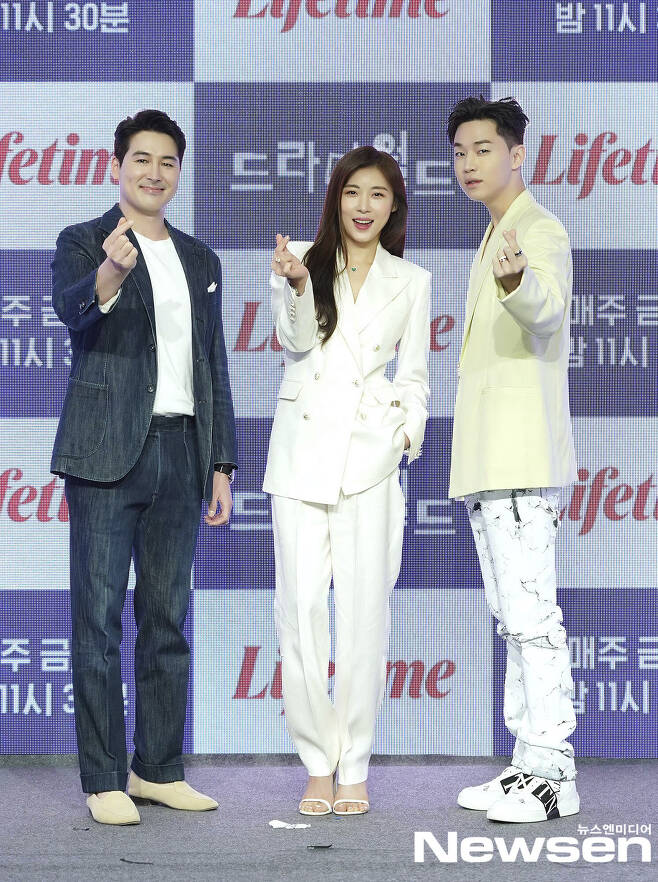 Lifetime Global Original Drama Drama World production presentation was held online on the morning of April 2.Ha Ji-won, Henry Lau and Sean Richards attended the day.Photos
