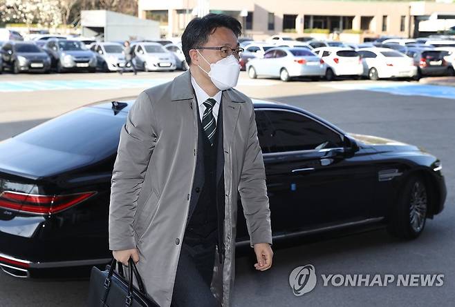 출근하는 김진욱 공수처장 [연합뉴스 자료사진]