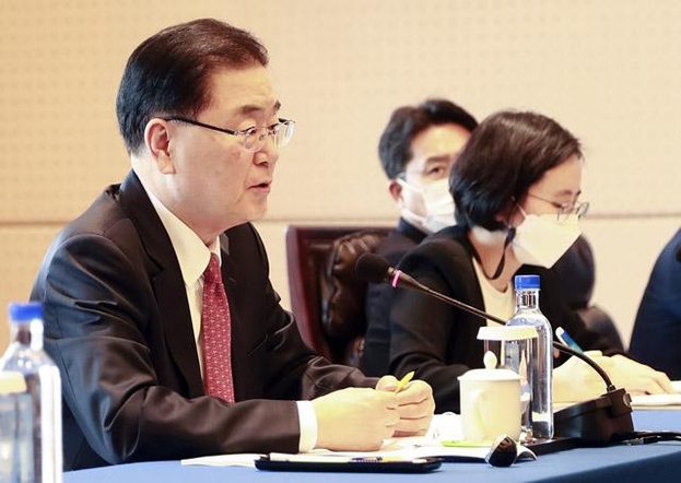 정의용 외교부 장관이 3일 중국 샤먼에서 열린 한중 외교장관 회담에서 발언하고 있다. /연합뉴스