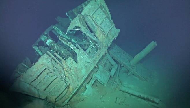이번에 심해에서 발견된 USS 존스턴의 모습