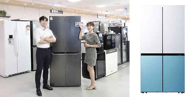 롯데하이마트 대치점에서 모델들이 하이메이드 블랙에디션 4도어 냉장고를 선보이고 있다.(왼쪽), PB 하이메이드(HIMADE) 파스텔 4도어 냉장고(오른쪽).  /사진제공=롯데하이마트