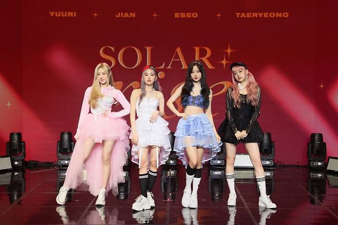 ▲ 루나솔라. 제공ㅣ제이플래닛엔터테인먼트