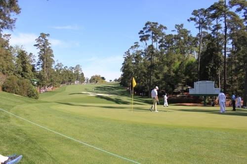 내리막인 10번 홀은 가장 어렵게 경기된 홀이다.