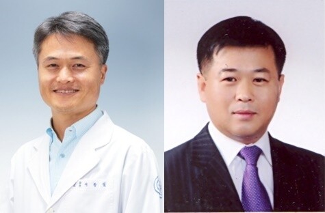 이창섭(왼쪽) 전북대병원 감염내과 과장과 오진규 남원의료원 관리부장.
