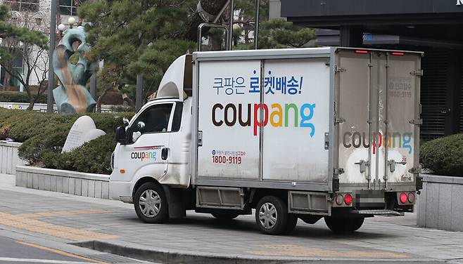 쿠팡 배송차량. <한겨레> 자료사진