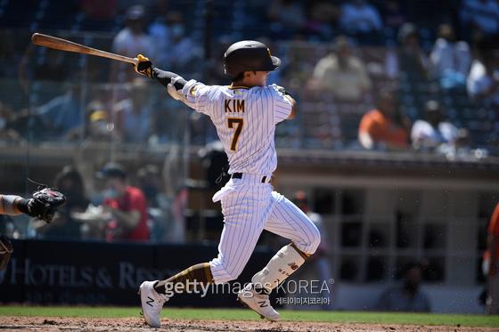 SAN DIEGO, CA - APRIL 7: Ha-Seong Kim #7 of the San Diego Padres plays during a baseball game against the San Francisco Giants at Petco Park on April 7, 2021 in San Diego, California. (Photo by Denis Poroy/Getty Images)