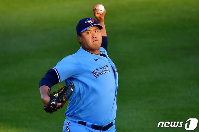 류현진은 메이저리그 진출 8년 만에 통산 60승을 거뒀다.  © AFP=뉴스1