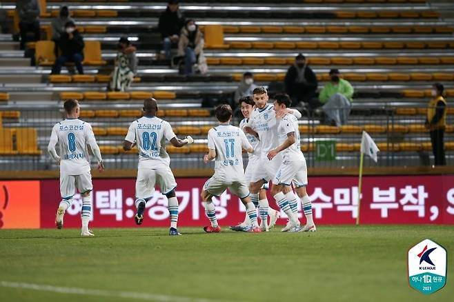 포항 스틸러스의 타쉬가 결승골이자 K리그 데뷔골을 신고했다.(한국프로축구연맹 제공)© 뉴스1