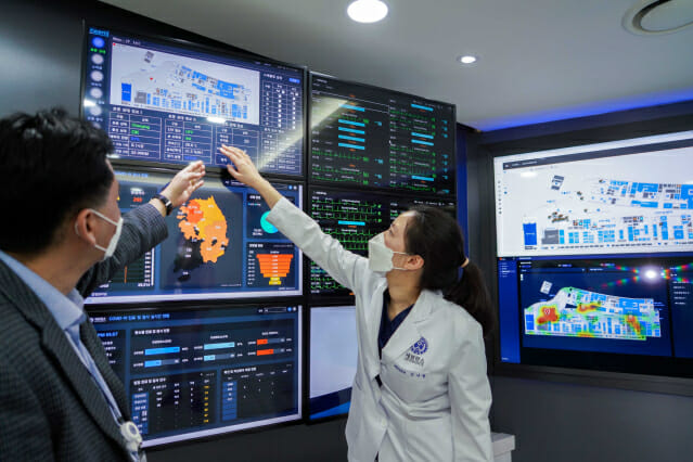 키미의 관제 화면으로 용인세브란스병원의 RTLS와 연계해 병원 관계자가 실시간으로 로봇의 위치를 파악하는 모습.