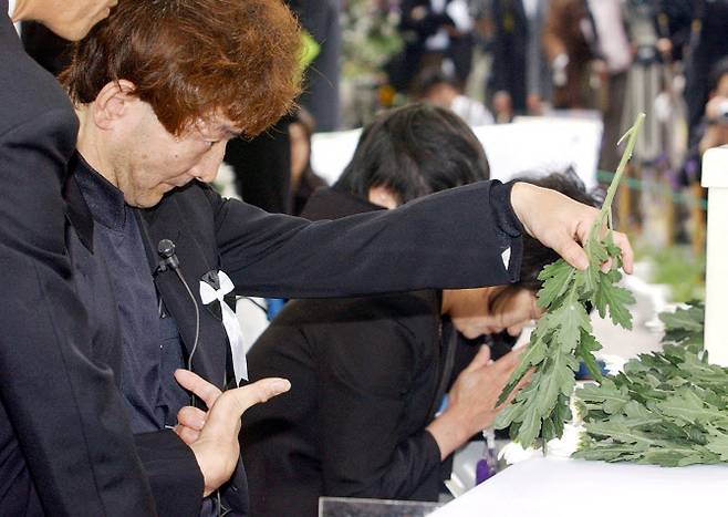 지난 2006년 미나마타병 사건 50주기를 맞아 열린 추모식(사진=AFP)