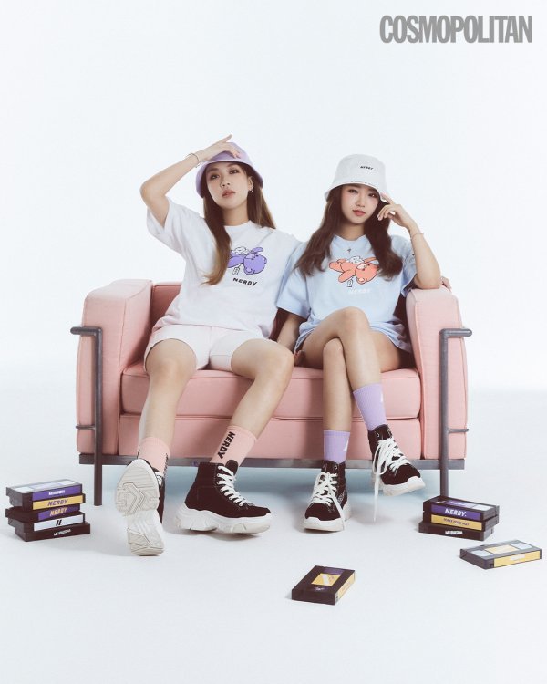 Fashion magazine Cosmopolitan has released a chemi-boosting fashion picture of Rapper Lee Young-ji and Weki Meki Choi Yoo-jung.These two, who are known as a chunchin enough to meet Zazu, usually showed Real Chemie in front of the camera.This friendship picture contains the image of the MZ generation without hesitation.Lee Young-ji and Choi Yoo-jung perfected the stylish look with a free and confident pose.Especially when I shot a couple cut, I made the shooting scene warm enough to show a steamy aspect.In the solo cut, Lee Young-ji and Choi Yoo-jung completed the picture with a mood that shows their own personality.The confident fashion picture of those who are proud of their stage can be seen in the May issue of Cosmopolitan.