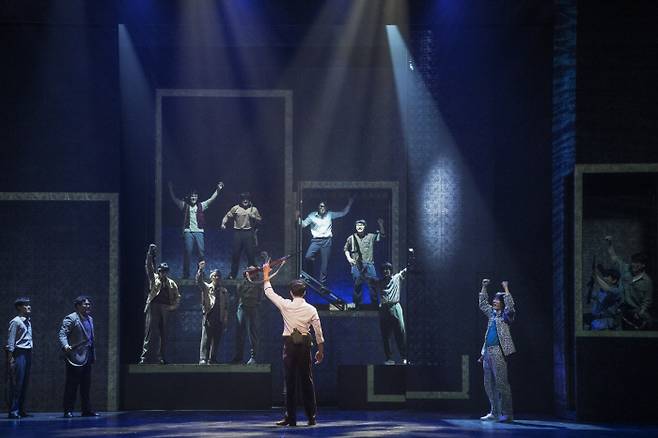 지난 13일부터 서울 LG아트센터에서 공연 중인 창작 뮤지컬 <광주>의 한 장면. 라이브·극공작소 마방진 제공