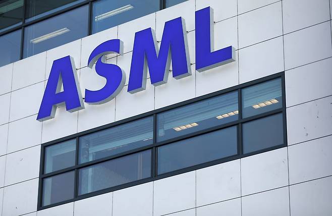 네덜란드 ASML 본사 건물 외벽의 모습. [로이터]