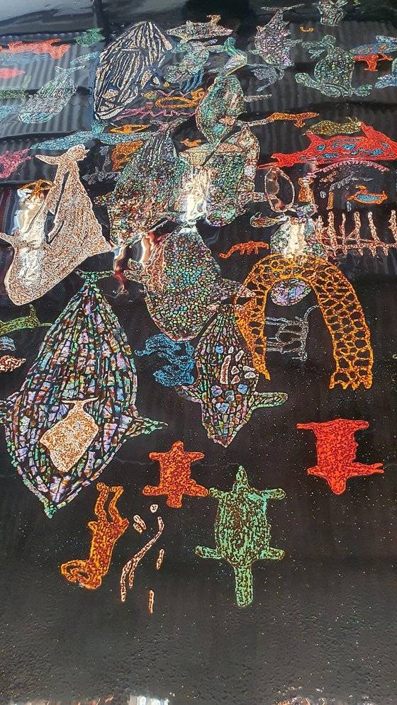 성파 스님이 우주 허공에 띄운 반구대 암각화. 고래와 거북, 그리고 사람의 모습이 보인다. 오른쪽 가운데에 고래 잡는 그물과 목책이 보인다.