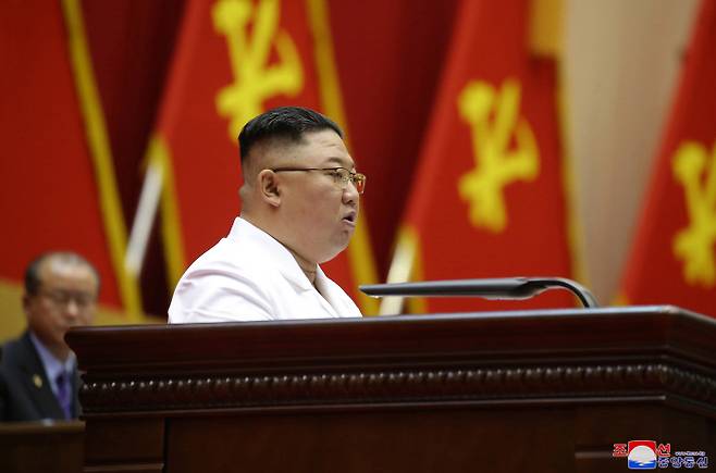 김정은 북한 국무위원장이 지난 8일 세포비서대회에 참석해 결론을 발표하고 폐회사를 했다고 조선중앙통신이 9일 보도했다. 사진｜연합뉴스