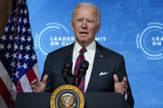 조 바이든 미국 대통령이 지난 22일(현지시간) 백악관 이스트룸에서 화상으로 기후 정상회의를 진행하고 있다.AP뉴시스