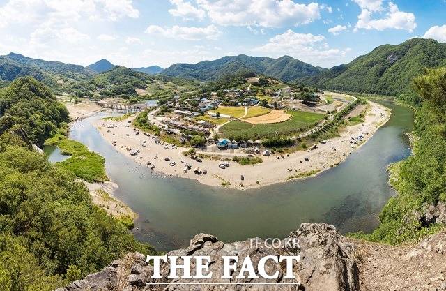 빈센조 촬영지인 충주 수주팔봉 전경. / 충주시 제공