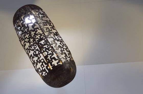 돼지 여물통으로 만든 천장 등. 손민호 기자