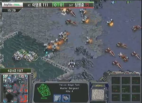 정명훈의 벌처를 수비하는 이영호, 사진=MBC게임 영상 캡처