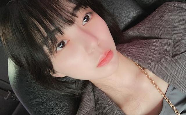 그룹 AOA 출신 배우 권민아가 자신의 거듭된 폭로를 향한 일부 네티즌들의 악플에 분노를 표했다. 권민아 SNS