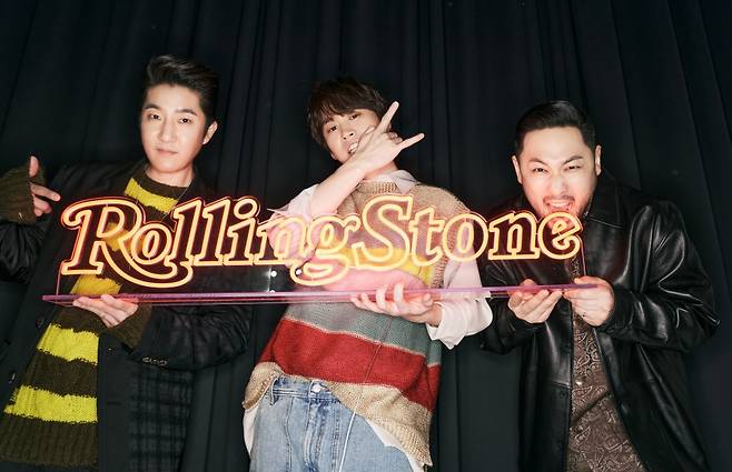 This years 18th anniversary, Epik High and Rolling Stone Korea, was unveiled on June 6 and attracted Eye-catching.Epik High in the picture emits charm by directing a chemistry that combines each other while utilizing their personality in a dreamy atmosphere in a three-color lighting atmosphere.Rolling Stone Korea said, I wanted to capture their own freedom and sensual artistic images of Epik High in magazines.iMBC  Photos Provision Rolling StoneKorea