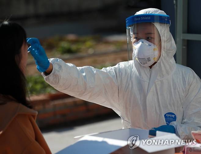 코로나19 선제검사 [연합뉴스 자료사진]