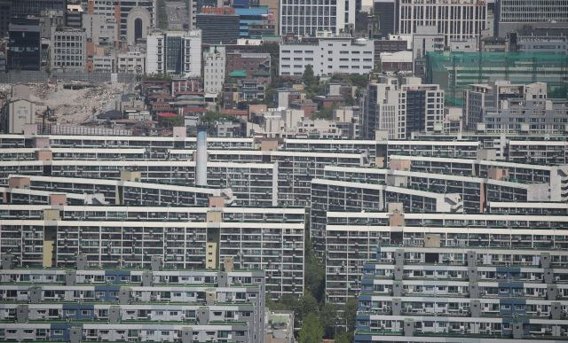 서울 강남구 대모산 전망대에서 바라본 대치동 은마아파트. 연합뉴스