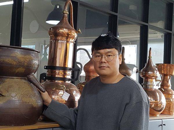 서울양조장 류인수 대표는 “앞으로 소규모주류 제조 대상에 증류주가 포함되면 젊은 사람들의 전통주 업계 진출이 크게 늘어날 것"이라고 말했다.