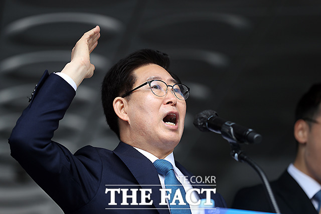 양승조 충남지사가 12일 세종시 지방자치회관에서 시도지사 중 처음으로 대선 출마를 공식 선언했다.