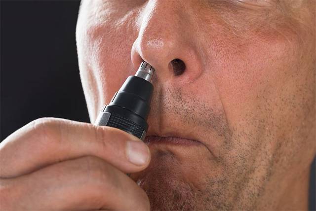 나이가 들면 테스토스테론이 특정 효소와 결합해, 코, 턱에 털과 수염이 나도록 유도한다./사진=클립아트코리아