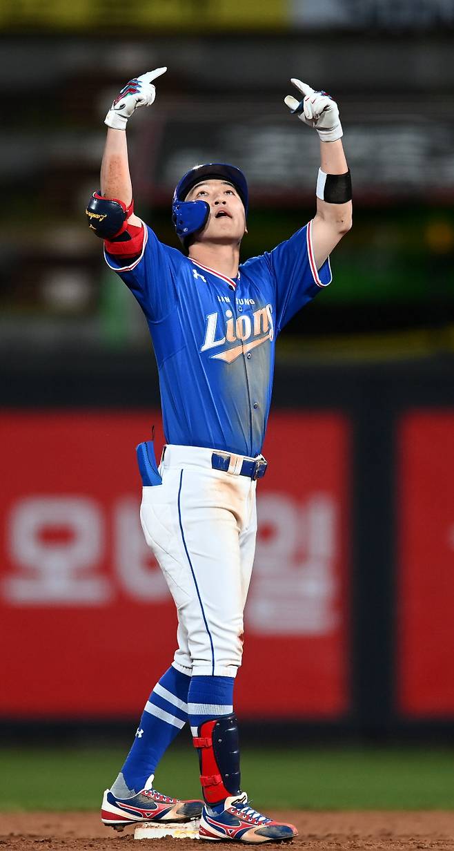 12일 수원 KT전에서 4회 2타점 2루타를 치고 기뻐하고 있는 삼성 박해민. 삼성 라이온즈 제공