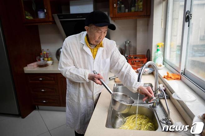 중국 장쑤성 루가오의 한 가정 집. 루가오는 100세가 넘는 노인들이 많은 장수 도시다. © AFP=뉴스1