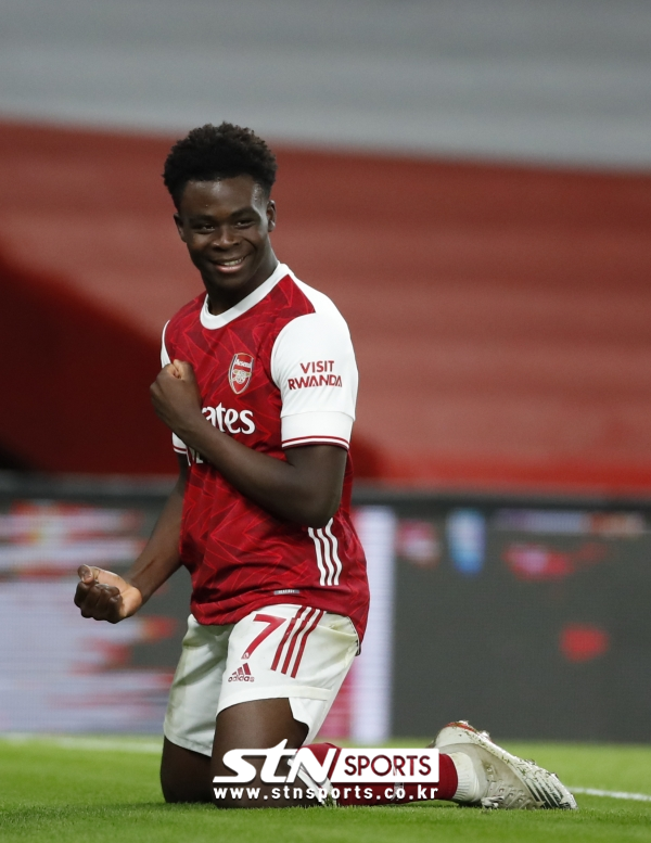 아스널 FC 윙포워드 부카요 사카