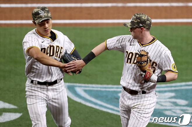 김하성(왼쪽)이 샌디에이고 파드리스의 승리를 이끌었다. © AFP=뉴스1