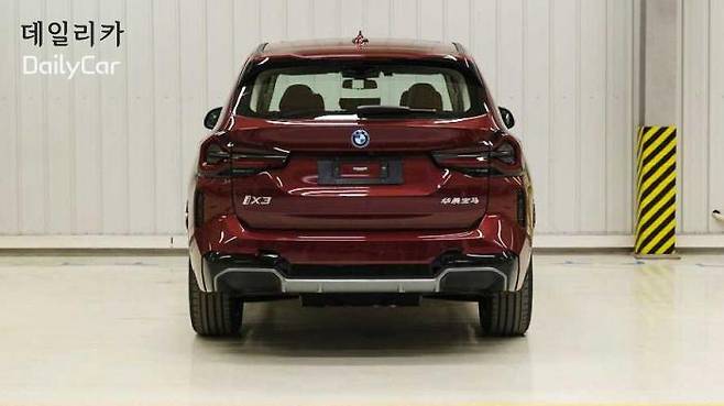 BMW, 2022년형 iX3 LCI </figcation>