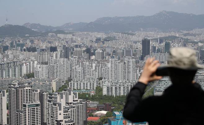 서울 강남구 대모산 전망대에서 바라본 강남 아파트 일대. 연합뉴스