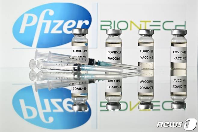 미국 제약사 화이자와 독일 바이오엔테크 연구소가 공동 개발한 코로나19 백신. © AFP=뉴스1 자료 사진