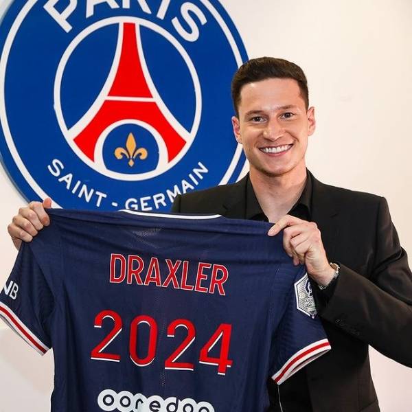 파리 생제르맹 FC 미드필더 율리안 드락슬러