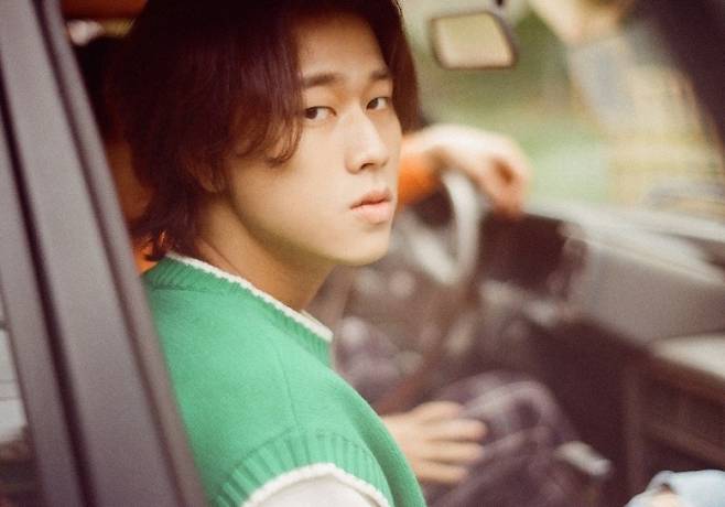 신곡 ‘신호등’을 낸 이무진.