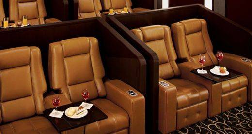 출처: 롯데시네마의 프리미엄 상영관 ‘샤롯데’