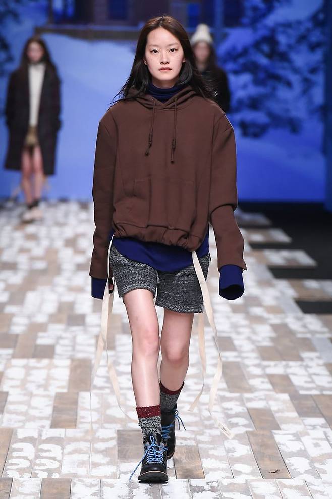 출처: 노앙 17FW